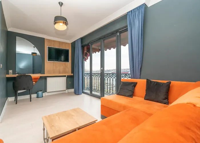 216 Bosphorus Suite